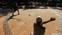Yang pertama adalah Taman Puring. Warga nampak berolahraga di kawasan Taman Tebet, Jakarta, Jumat (4/1/2019). ANTARA FOTO/Putra Haryo Kurniawan.