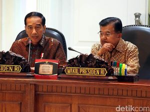 Jokowi Kumpulkan Menteri dan Bos BUMN Bahas RUU Migas