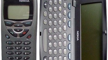 Smartphone ini menjalankan sistem operasi GEOS. Beratnya 253 gram, berkurang signifikan dari pendahulunya. Prosesornya AMD Elan SC450 486 33 MHz.Foto: istimewa