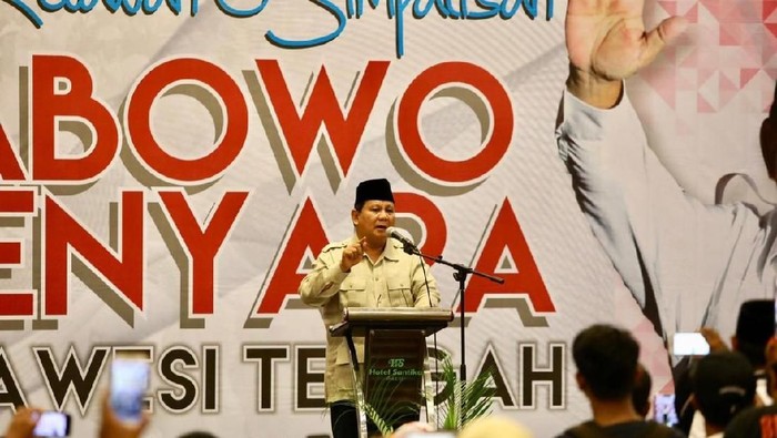 Tiba di Palu, Prabowo Temui Kader dan Simpatisan