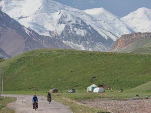 Sekali Seumur Hidup Backpacker, Susurilah Atap Dunia Ini