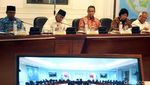 Gaya Serius Tapi Santai Ala Anies Baswedan Saat Rapat dengan Jokowi