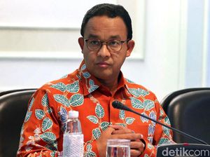 Anies Kembali Jenguk Arifin Ilham di RSCM