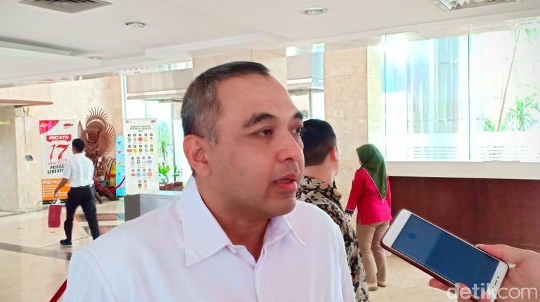 Bupati Tangerang Temui Luhut Bahas Pengelolaan Sampah Bupati Tangerang Temui Luhut Bahas Pengelolaan Sampah