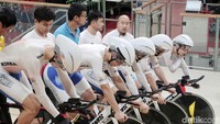 Di ajang ini Indonesia menurunkan Puguh Admadi, Rio Akbar, Terry Yudha Kusuma, Robin Manulang, Aiman Cahyadi, Projo Waseso, bernard Benyamin Van Alert, Nandra Eko Wahyudi, Dealton Nur Arif Prayogo akan turun di bagian putra. Untuk sektor putri, Indonesia menurunkan Crismonita Dwi Putri, Ayustina Delia Priatna, Maqfiroh, dan Azizah Farchana, Muhammad Fadli Immammuddin, Sufyan Saori, Marthin Losu, Tryagus Arief Rachman, Herman Hawala, dan Sri Sugiyanti akan tampil di para-cycling. 