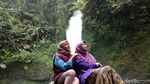 Foto: Situ Gunung yang Tenang & Curug Sawer yang Cantik