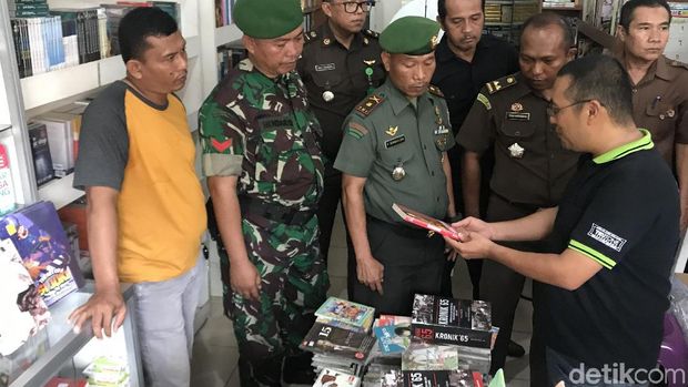 Aparat Amankan Sejumlah Buku Berunsur PKI di Padang