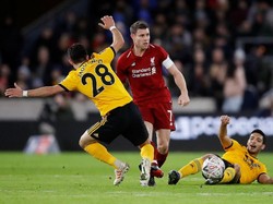 James Milner ditunjuk sebagai kapten di laga itu dan harus menghadapi gempuran lini tengah Wolves yang bermain garang di laga ini. (Carl Recine/Reuters)