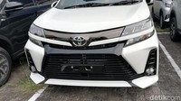 Begini tampilan muka depan Avanza 2019. Ia tampil dengan grill yang lebih lebar dari sebelumnya. Matanya juga dibuat terkesan lebih sipit yah Otolovers.