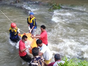 Perempuan Nyangkut di Batu Sungai Ciamis Berprofesi Guru