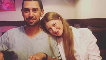 Seperti umumnya pasangan lain, mereka pun kerap makan bersama di restoran. Dan meskipun Jennifer anak orang terkaya dunia, hubungan dan foto-foto mereka tampak biasa saja seperti orang-orang biasa. Foto: Instagram