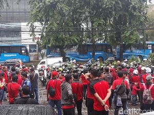 Keluh Mantan Pegawai Sevel Minta Pesangon: Buat Biaya Sekolah Anak