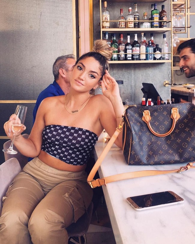 Ini Yarden Haham, pengacara yang populer di media sosial karena bakat yang luar biasa plus memiliki wajah dan tubuh yang menawan. Foto: Instagram @jorden90