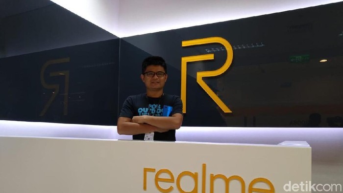 Marketing Director Realme SEA Josef Wang menyebut Indonesia sebagai pasar terbesar kedua Realme di dunia. (Foto: detikINET/Muhamad Imron Rosyadi) Marketing Director Realme SEA Josef Wang menyebut Indonesia sebagai pasar terbesar kedua Realme di dunia. (Foto: detikINET/Muhamad Imron Rosyadi)
