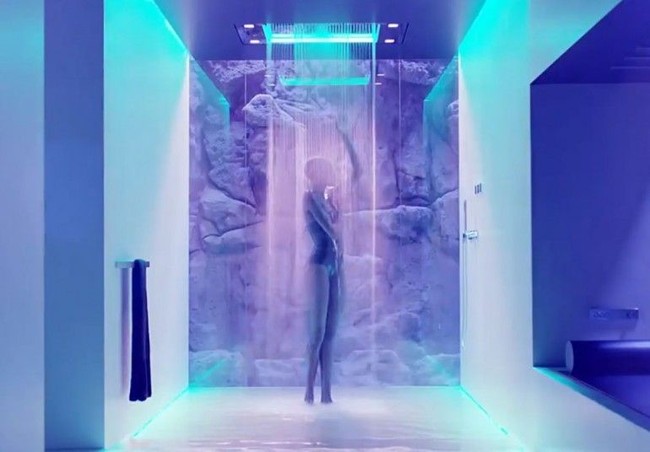 Dornbracht Sensory Sky Shower, seharga USD 35,640 atau sekira Rp 504 jutaan. Shower kamar mandi ini dilengkapi fitur yang bisa mengeluarkan aroma menenangkan saat mandi. Selain itu model semburannya juga bisa dipilih sesuai selera. Terdapat pula pengontrol untuk mengatur cahaya dan aroma. Foto: Dok. Luxury Launches