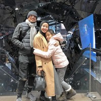 Si cantik Laudya Cynthia Bella sedang berlibur bersama keluarga kecilnya ke Jepang. Gayanya saat liburan mencuri perhatian, karena selalu manis sesuai karakternya. Foto: Instagram/LaudyaCynthiaBella