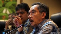 Antasari menyoroti tentang keterbukaan informasi penggunaan APBD kepada publik. Untuk menyiasatinya, dia mengusulkan agar APBD dibuka terang-terangan dengan ditempel di baliho.