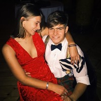 Arthur Chatto mematahkan hati banyak wanita saat ia memamerkan kekasih barunya di Instagram. Wanita itu adalah Lizzie Friend. Keduanya bertemu karena pernah sama-sama belajar di Edinburgh University. Foto: Dok. Instagram/Arthur Chatto