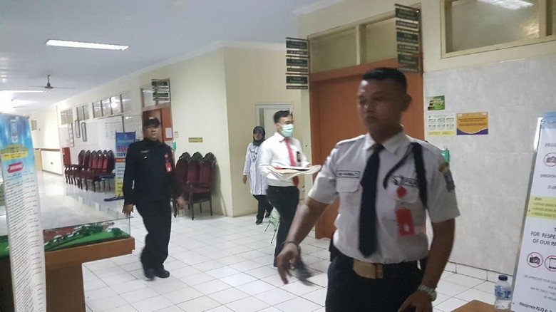 Polisi Sita Dokumen RSUD Serang soal Pungli Korban Tsunami Polisi Sita Dokumen RSUD Serang soal Pungli Korban Tsunami