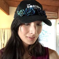 Danielle Fong menyelesaikan sekolah di usia 12. Di umur 22, wanita pintar itu telah membangun perusahaan startup yang dinamakan LightSail Energy. Misinya adalah mengembangkan bentuk penyimpanan energi udara terkompresi. Di 2011, Danielle masuk dalam daftar Forbes 30 under 30 dan dikatakan sebagai seseorang yang bisa mengubah dunia.  Foto: Instagram