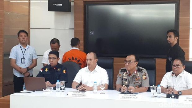 Rilis kasus hoax 7 kontainer surat suara tercoblos di Mabes Polri, Rabu (9/1/2019)