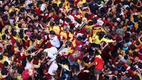 Proses Black Nazarene pun telah menjadi prosesi tahunan terbesar di Filipina. Reuters/Soe Zeya Tun.