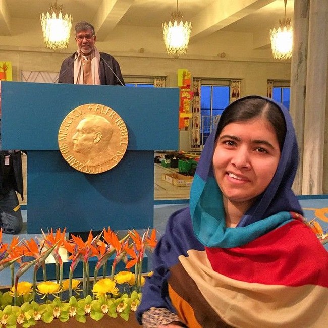 Siapa yang tak kenal Malala Yousafzai? Aksinya dalam membela hak pendidikan untuk wanita membuat banyak orang terinspirasi. Malala menjadi peraih Nobel termuda dan mendapat julukan warga yang punya peran paling penting dari Perdana Menteri Pakistan. Kini ia telah mengeluarkan dua buku dan memiliki badan amal yang membela HAM dan edukasi wanita. Foto: Instagram