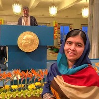 Siapa yang tak kenal Malala Yousafzai? Aksinya dalam membela hak pendidikan untuk wanita membuat banyak orang terinspirasi. Malala menjadi peraih Nobel termuda dan mendapat julukan warga yang punya peran paling penting dari Perdana Menteri Pakistan. Kini ia telah mengeluarkan dua buku dan memiliki badan amal yang membela HAM dan edukasi wanita. Foto: Instagram