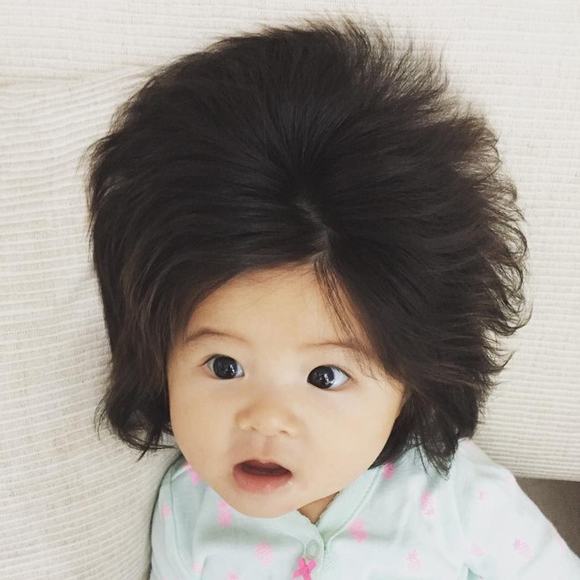 Delapan bulan lalu foto Chanco dengan rambut tebalnya viral di media sosial. Foto pertamanya dengan rambut hitam tebal diambil oleh sang ibu, Mami Kano. Foto: Instagram @babychanco