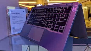 Laptop ini mengambil elemen XPS. (Foto: Adi Fida Rahman/detikINET)
