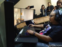 Intim dengan Kursi Gaming Kelas Sultan Seharga Rp 299 Juta