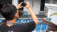 Temuan rakitan diduga bom di rumah Agus dan teror molotov di rumah Syarif masih diselidiki. 