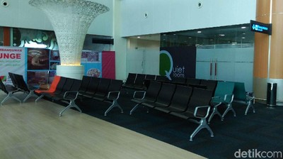 Potret Sepinya Bandara Kertajati yang Diresmikan Jokowi Tahun Lalu