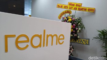 Tampak masih banyak papan bunga tanda ucapan selamat dari berbagai pihak. (Foto: detikINET/Muhamad Imron Rosyadi)