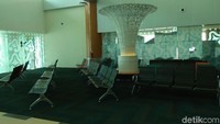 Penerbangan internasional yang dilayani adalah Kertajati ke Madinah untuk penerbangan umroh.