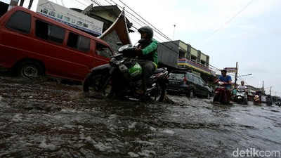 Drainase Buruk Sebabkan Genangan di Jatibening Bekasi