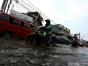 Drainase Buruk Sebabkan Genangan di Jatibening Bekasi