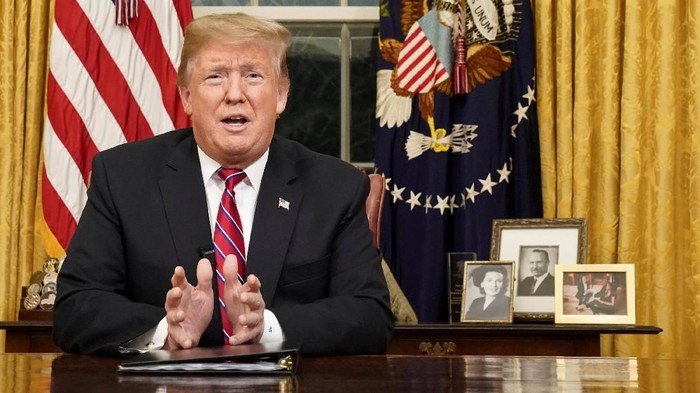 Kenapa Presiden AS Donald Trump ikut terseret dalam perceraian Jeff Bezos? (Foto: REUTERS/Carlos Barria) Kenapa Presiden AS Donald Trump ikut terseret dalam perceraian Jeff Bezos? (Foto: REUTERS/Carlos Barria)