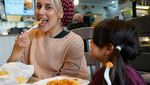 Tak Lagi Berhijab, Blogger Dina Tokio Penggemar Berat Kafein