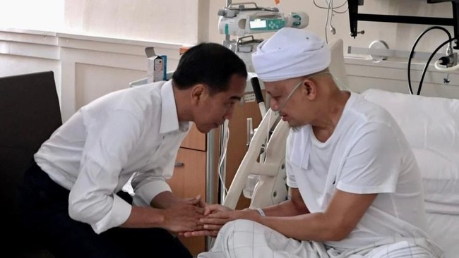 Ustad Arifin Ilham Sempat Mengidap Kanker Nasofaring, Kenali Gejalanya