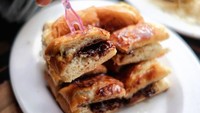 Roti Bakar 88 juga bisa disambangi. Roti tawarnya diproduksi sendiri dengan tekstur renyah. Varian rasanya ada strawberry, nanas, kacang, cokelat, keju dan lainnya. Foto: Istimewa