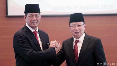 Potret Sertijab Kepala BNPB ke Letjen Doni Monardo