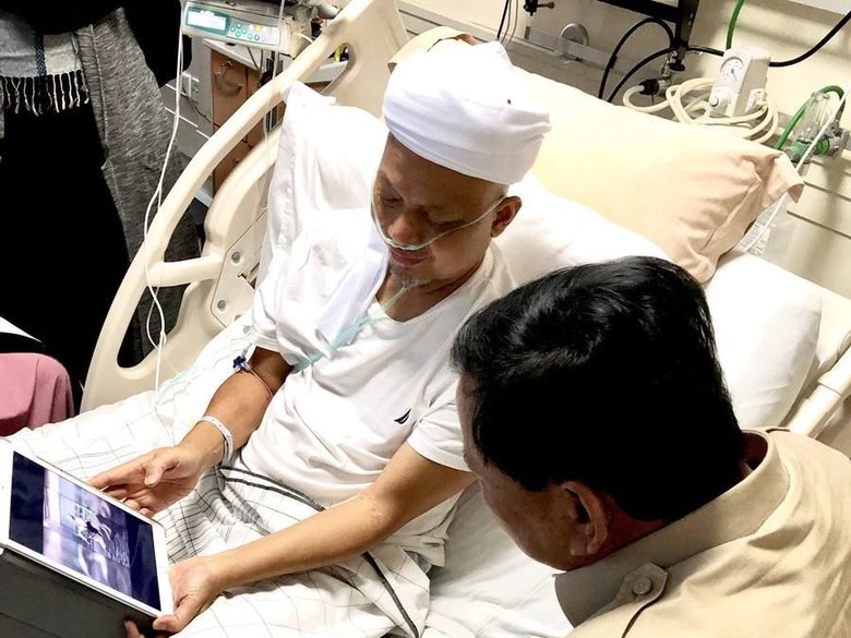 Ustad Arifin Ilham Boleh Keluar dari RS tapi Belum Boleh Pulang ke Indonesia Ustad Arifin Ilham Boleh Keluar dari RS tapi Belum Boleh Pulang ke Indonesia