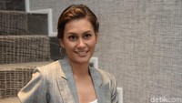 Raihaanun mengungkapkan kebahagiaannya bisa beradu peran dengan Reza Rahadian. Pool/Noel/detikFoto.