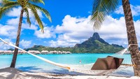 Perusahaan aplikasi pemesanan tiket, Hopper, mengeluarkan daftar 10 destinasi paling ngetren buat milenial tahun 2019. Posisi pertama ditempati Bora Bora (iStock)