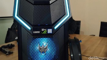 Sedangkan untuk Thronos harga Rp 199 juta ini mengandalkan PC Predator Orion 5000 (PO5-610) dengan Intel Core i7-9700K dan Nvidia GeForce GTX 1080. Foto: Agus Tri Haryanto/inet