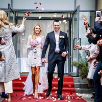 Lulusan Kings College London ini rupanya telah dipersunting oleh sang kekasih pada 2017 di Paris. Foto: Instagram @diana_yekdokimova