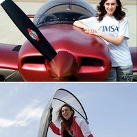 Sabrina Paterski dijuluki The New Einstein oleh majalah Forbes. Ia adalah fisikawan teoritikal asal Amerika Serikat yang membuat mesin pesawat sendiri di usia 14 tahun. Dan di usia 16, Sabrina sudah bisa terbang sebagai test pilot. Ia pun dipuji oleh fisikawan George Takei hingga Chris Brown dan dijanjikan pekerjaan oleh pria terkaya Jeff Bezos. Foto: Istimewa