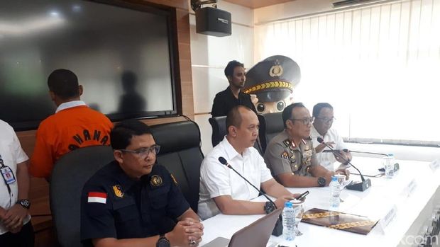 Rilis kasus hoax 7 kontainer surat suara tercoblos di Mabes Polri, Rabu (9/1/2019)