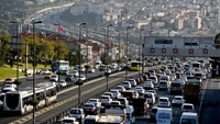 Kota Istanbul di Turki pun tidak aman dari macet. Beginilah wajah kota Istabul ketika macet. Foto: CNN